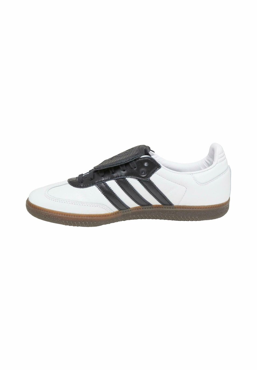 Кроссовки Adidas Originals SAMBA SNEAKERS, Footwear White Core Black Gum/White
Кроссовки Adidas Originals SAMBA SNEAKERS, Footwear White Core Black Gum/White