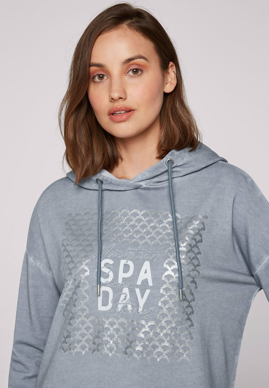 Толстовка с капюшоном OIL DYED MIT ARTWORK Soccx, серый
Толстовка с капюшоном OIL DYED MIT ARTWORK Soccx, серый