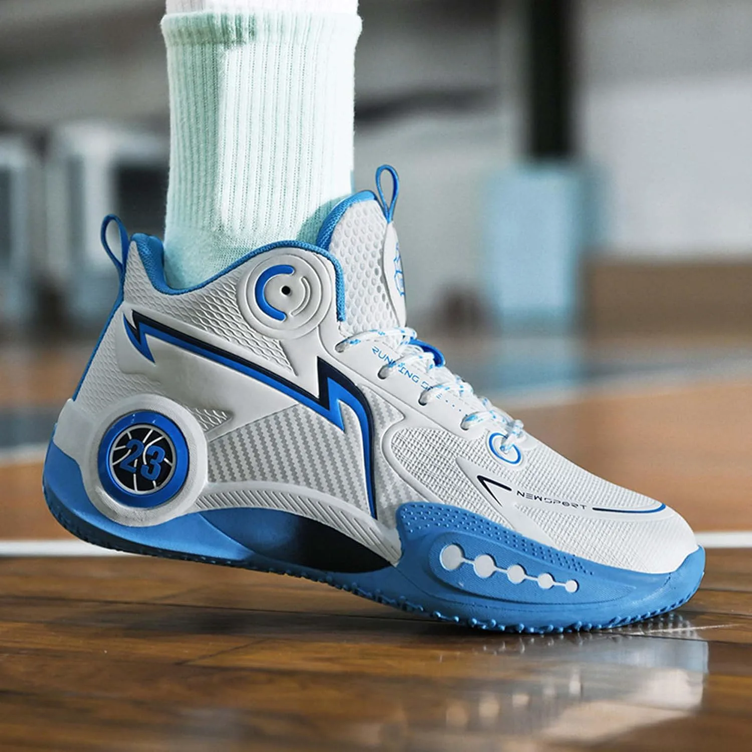 Мужские баскетбольные кроссовки водонепроницаемые, прочные, легкие, свободные, дышащие KSYVUCRD, синий
Мужские баскетбольные кроссовки водонепроницаемые, прочные, легкие, свободные, дышащие KSYVUCRD, синий