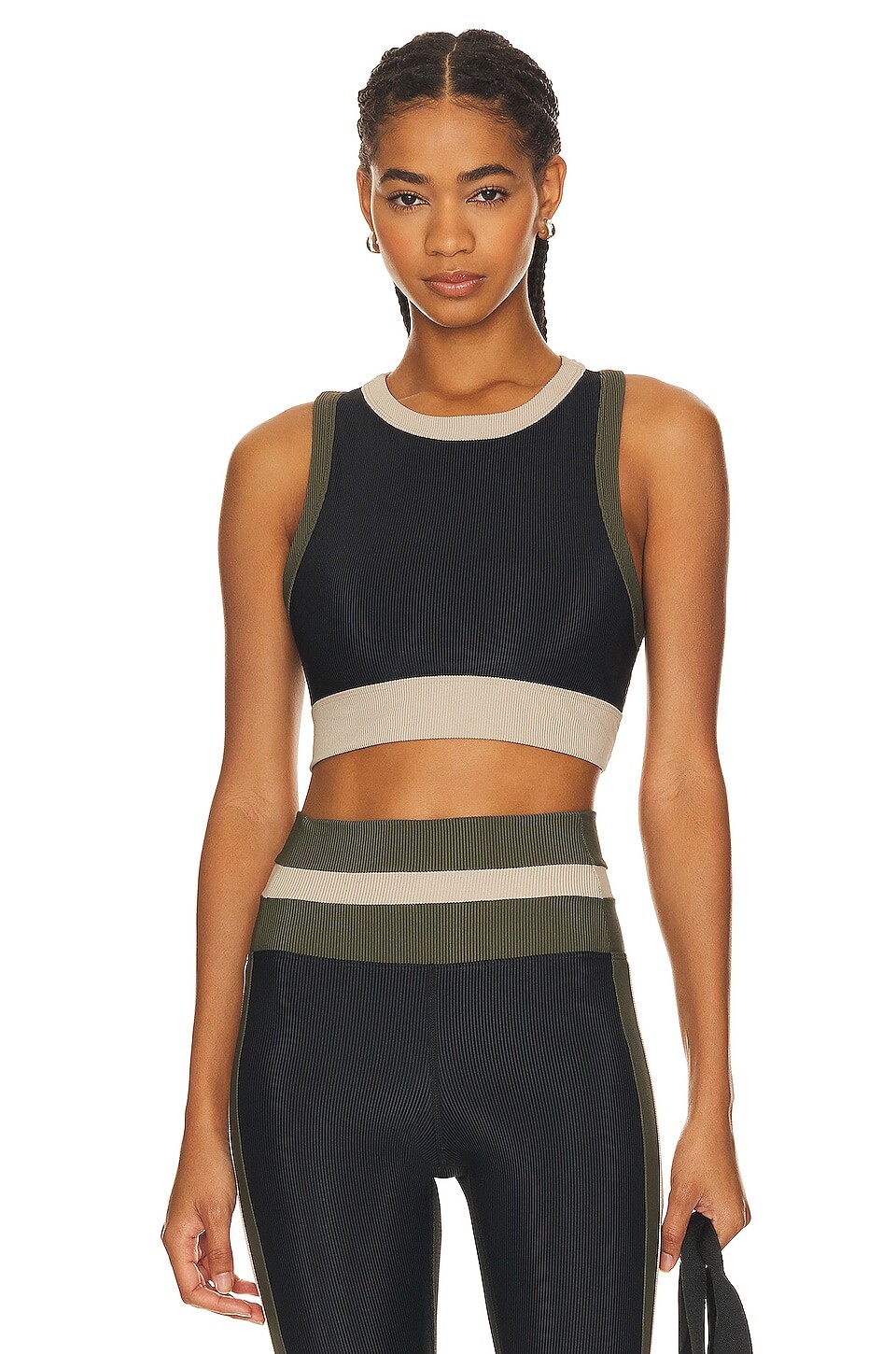 Топ BEACH RIOT Gwen, цвет Military Olive Colorblock
Топ BEACH RIOT Gwen, цвет Military Olive Colorblock