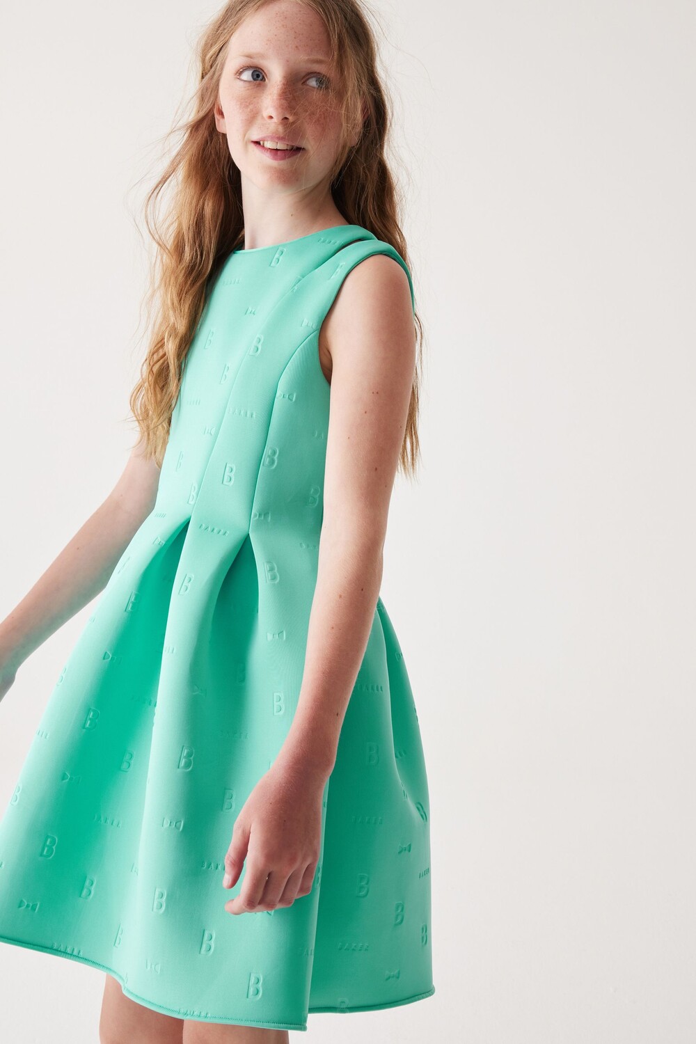 Мятное платье из аквалангового материала с рельефным узором Baker By Ted Baker, зеленый
Мятное платье из аквалангового материала с рельефным узором Baker By Ted Baker, зеленый