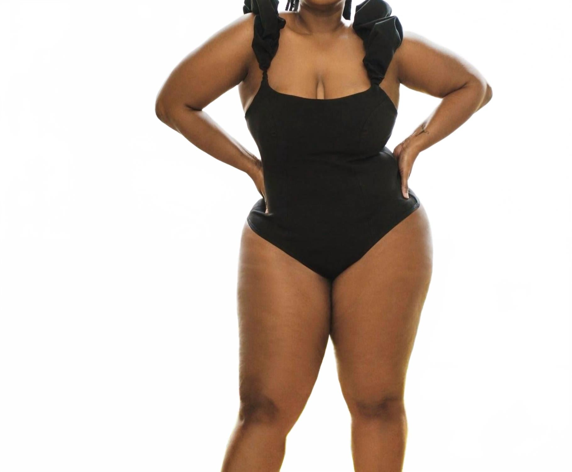 Боди с пышными бретелями плюс размера в черном цвете Adriana Contreras
Боди с пышными бретелями плюс размера в черном цвете Adriana Contreras