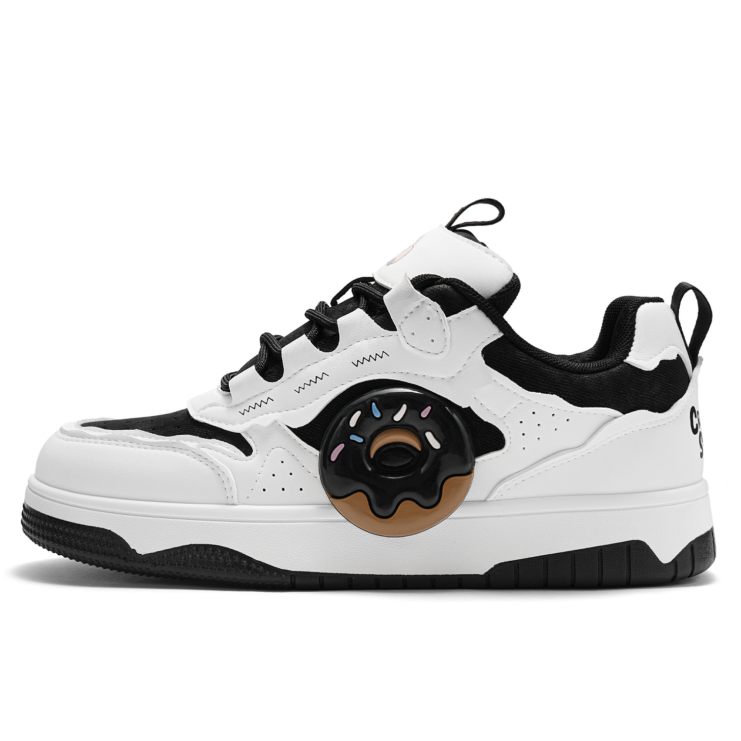 Crayon Shinchan Устойчивые к скольжению и истиранию дышащие низкие скейтерские кроссовки унисекс Chocolate Donut (в коробке), цвет Chocolate Donut (Box)
Crayon Shinchan Устойчивые к скольжению и истиранию дышащие низкие скейтерские кроссовки унисекс Chocolate Donut (в коробке), цвет Chocolate Donut (Box)