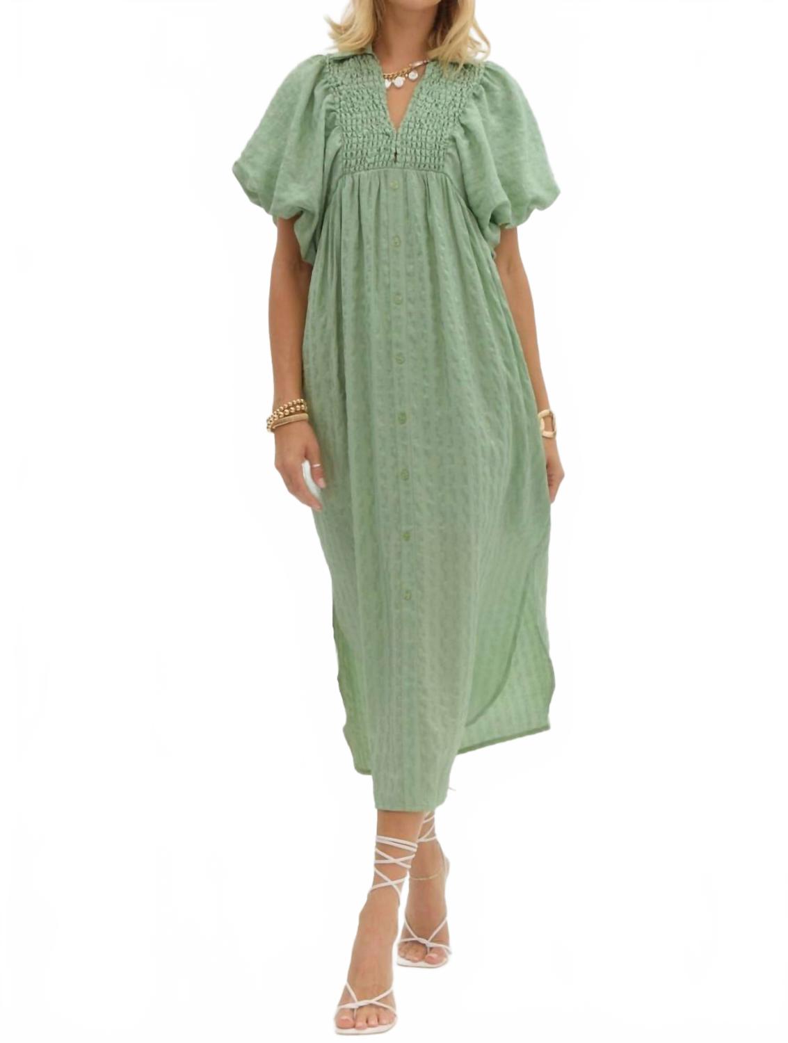 Фактурное миди-платье с коротким рукавом в цвете шалфей Entro, Sage
Фактурное миди-платье с коротким рукавом в цвете шалфей Entro, Sage