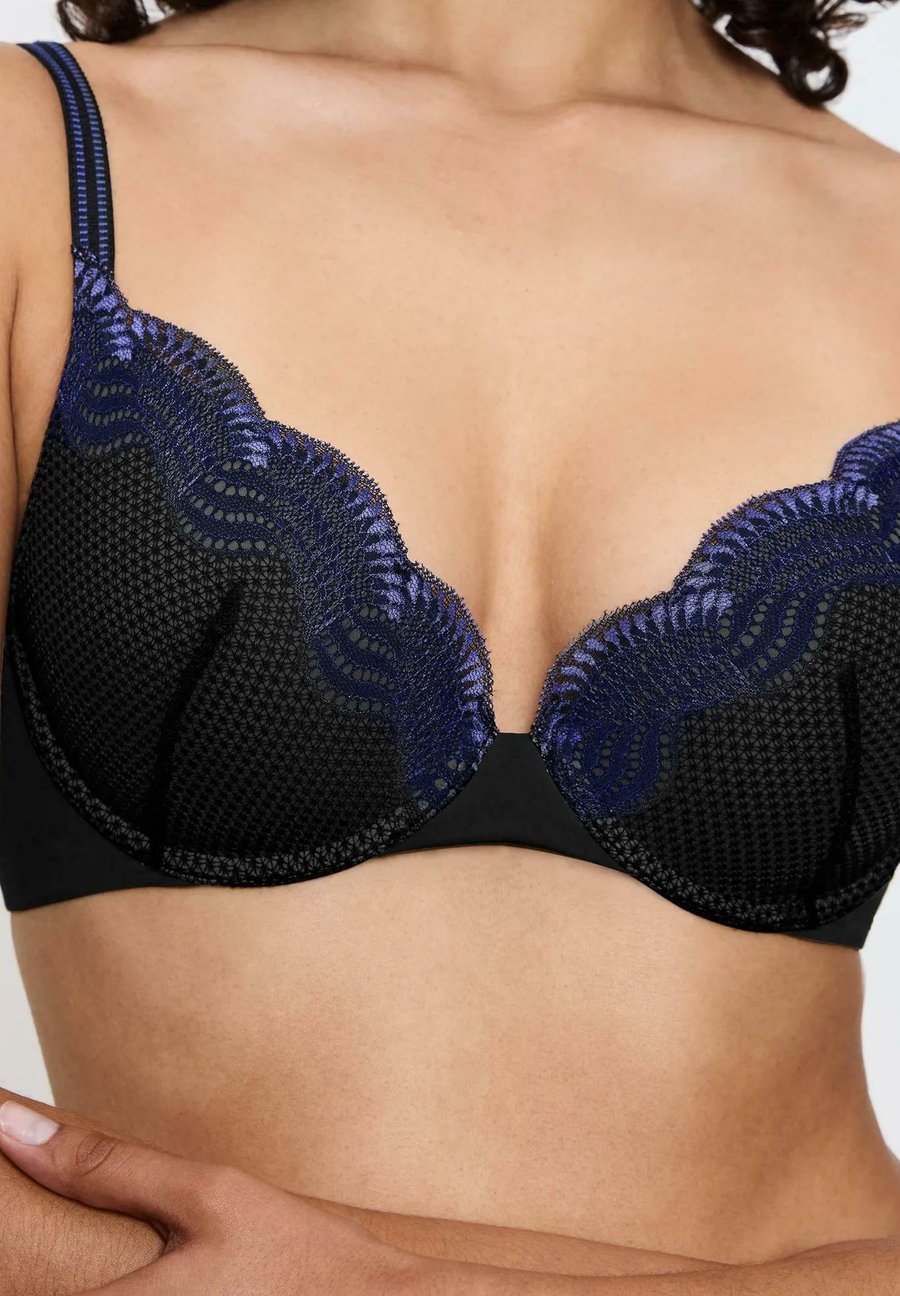 Бюстгальтер Triumph COMFORT GLAM WHU, Schwarz/Black
Бюстгальтер Triumph COMFORT GLAM WHU, Schwarz/Black