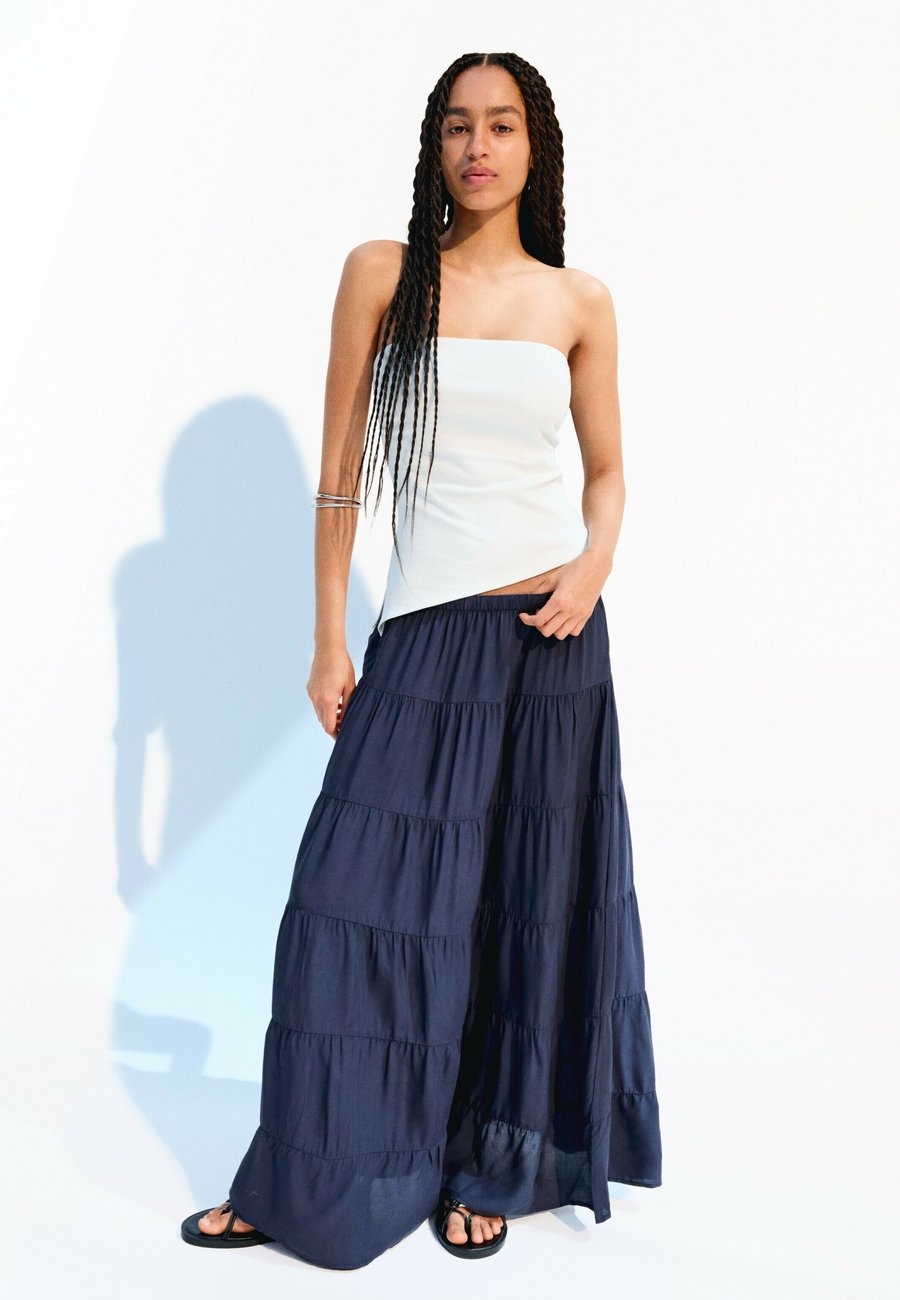 Юбка Bershka Maxi skirt, Royal Blue
Юбка Bershka Maxi skirt, Royal Blue