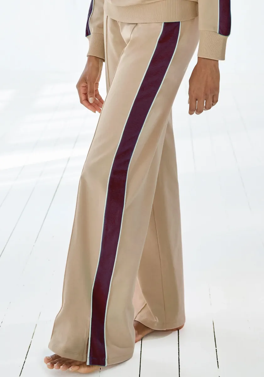 Спортивные брюки S.Oliver "брюки для отдыха/брюки для отдыха/брюки для дома" с контрастными полосками и окантовкой, одежда для дома, цвет Sand
Спортивные брюки S.Oliver "брюки для отдыха/брюки для отдыха/брюки для дома" с контрастными полосками и окантовкой, одежда для дома, цвет Sand