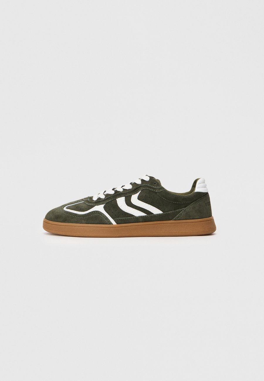 Кроссовки Steve Madden CARSON, Olive
Кроссовки Steve Madden CARSON, Olive