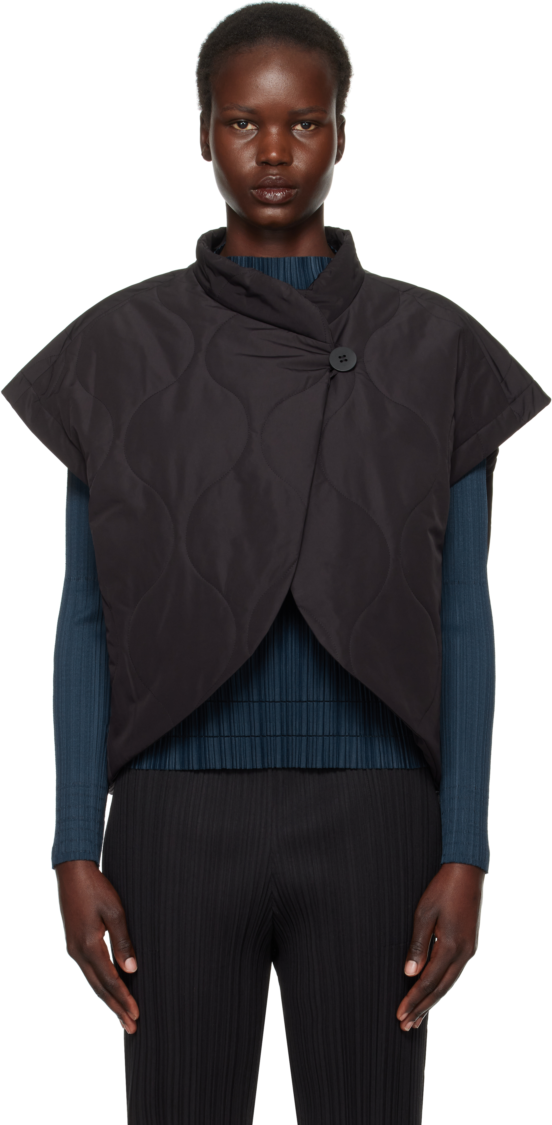 Астероидный жилет PLEATS PLEASE ISSEY MIYAKE
Астероидный жилет PLEATS PLEASE ISSEY MIYAKE