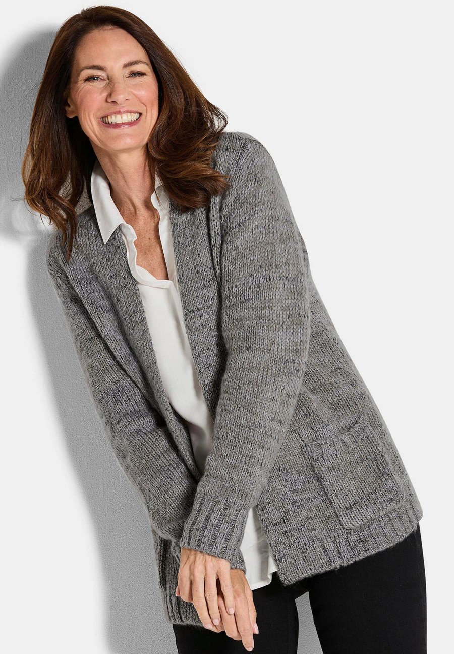 Кардиган GOLDNER MIT AUFGESETZTEN TASCHEN, Grey Patterned/Metallic Grey
Кардиган GOLDNER MIT AUFGESETZTEN TASCHEN, Grey Patterned/Metallic Grey