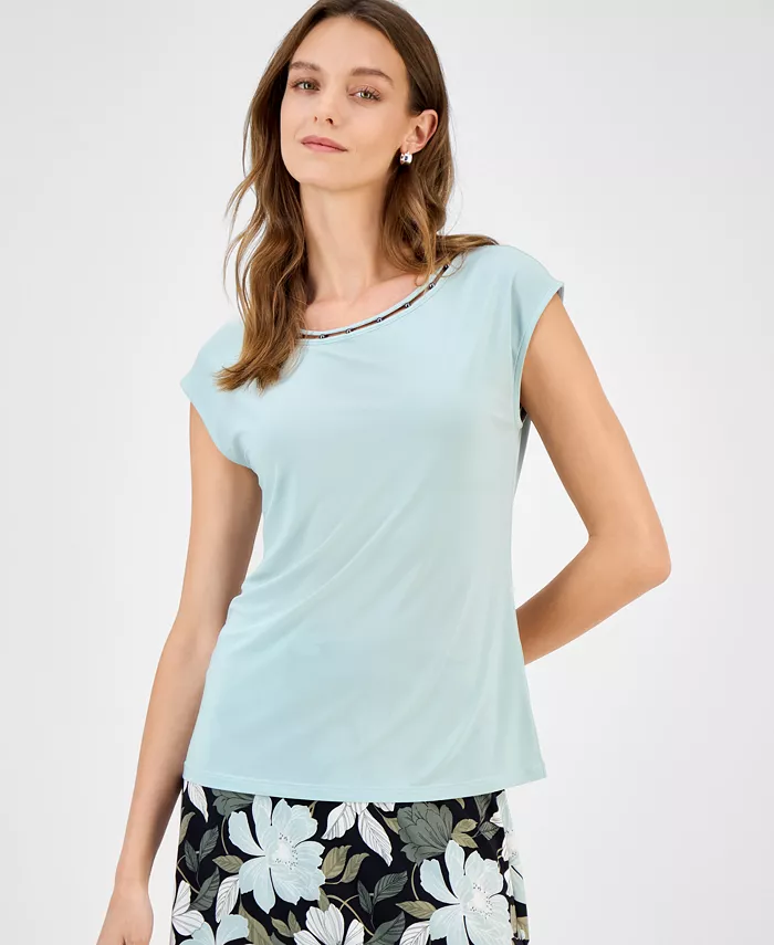 Женский топ с расширенными плечами и отделкой из бисера, размеры Regular и Petite Kasper, синий
Женский топ с расширенными плечами и отделкой из бисера, размеры Regular и Petite Kasper, синий