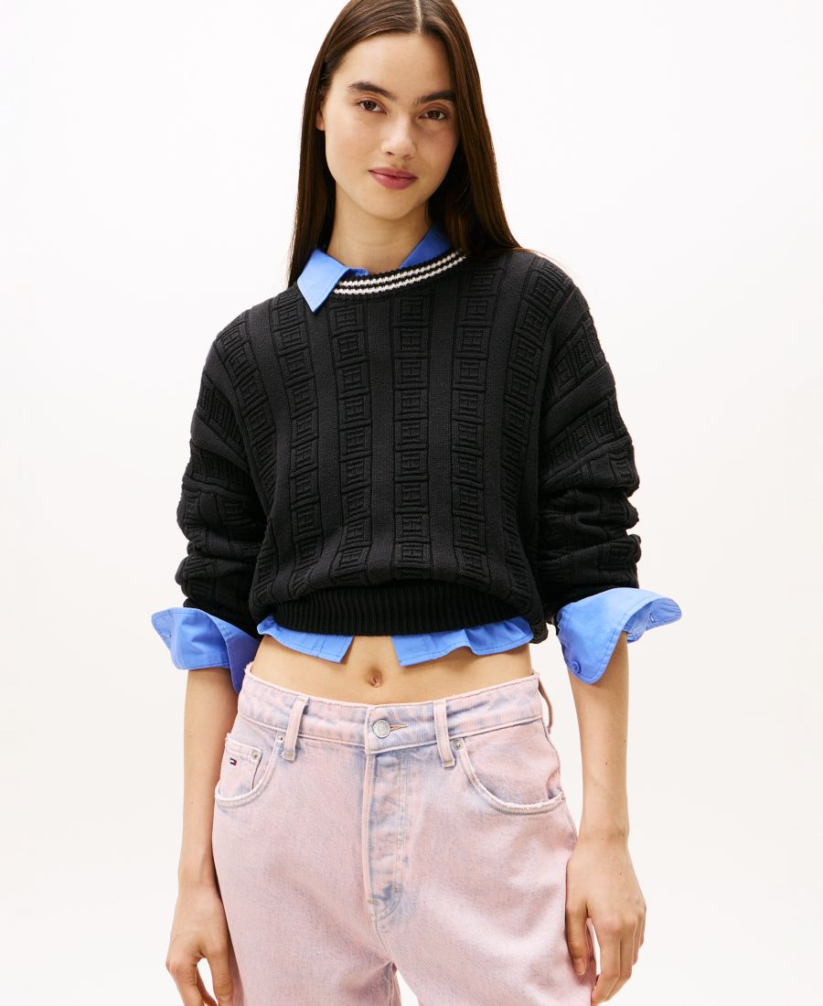 Женский свободный свитер с длинными рукавами и клетчатым узором Tommy Jeans, Black
Женский свободный свитер с длинными рукавами и клетчатым узором Tommy Jeans, Black