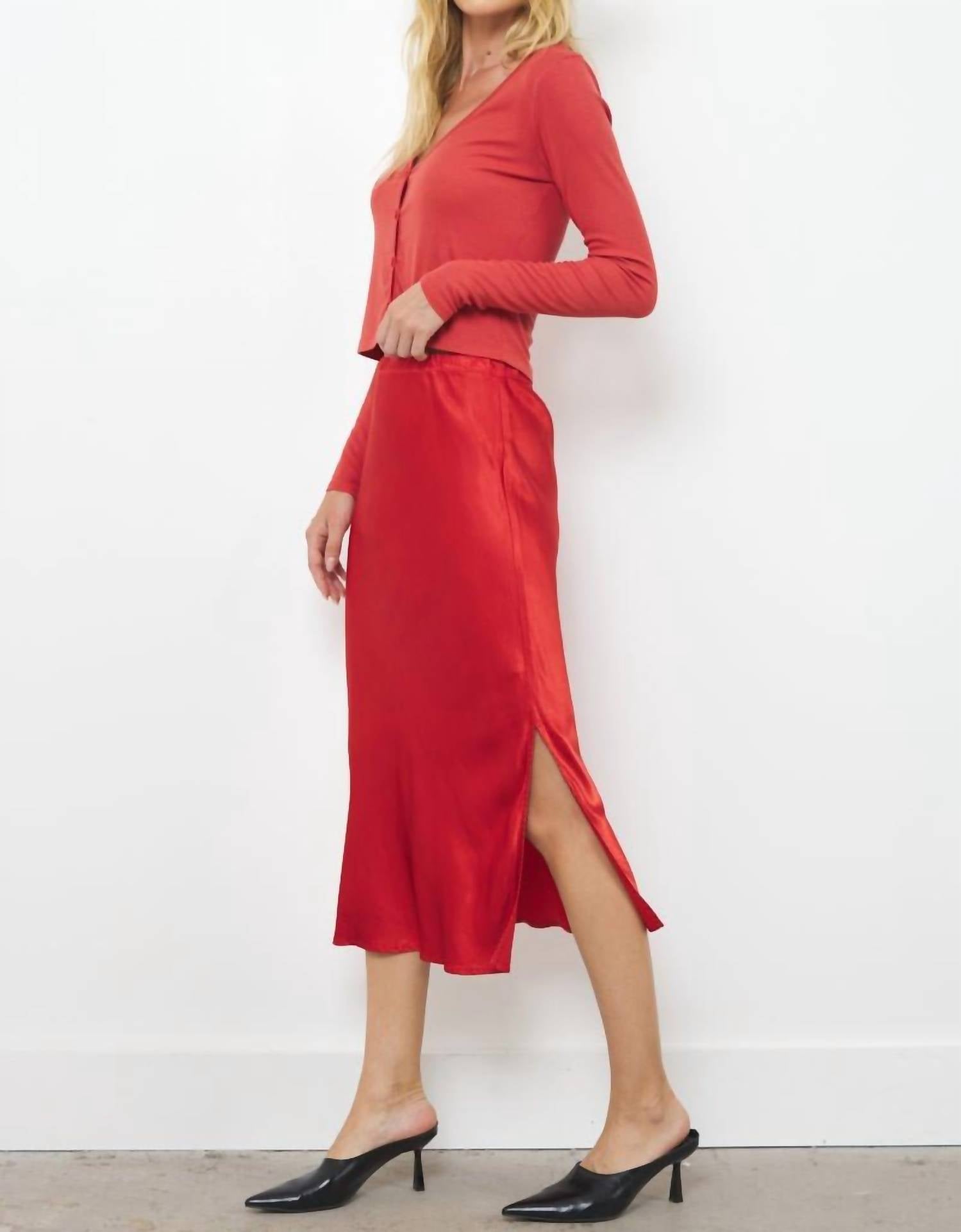 Dorit Шелковистая юбка-полусолнце в цвете сахара LAmade, Sahara
Dorit Шелковистая юбка-полусолнце в цвете сахара LAmade, Sahara