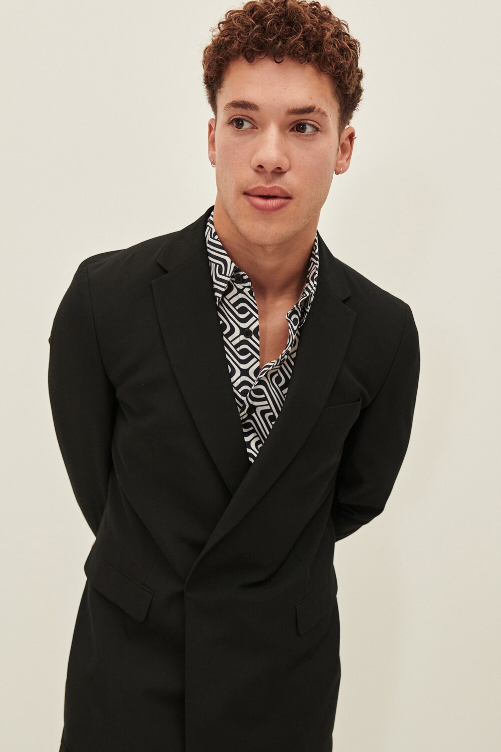 Костюм-конверт EDIT приталенного кроя Next, черный
Костюм-конверт EDIT приталенного кроя Next, черный