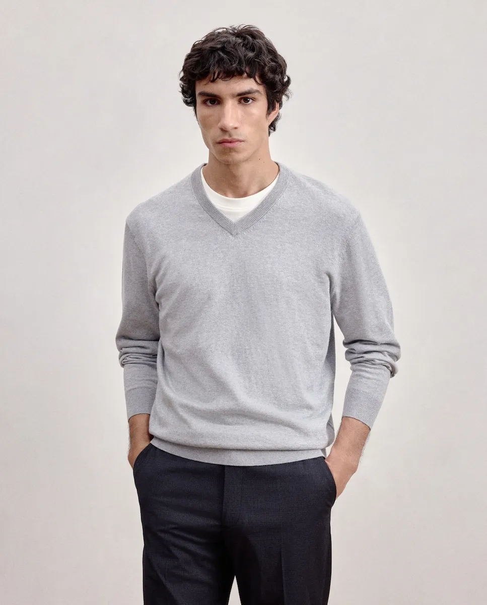 Мужской свитер с V-образным вырезом Dustin, светло-серый
Мужской свитер с V-образным вырезом Dustin, светло-серый
