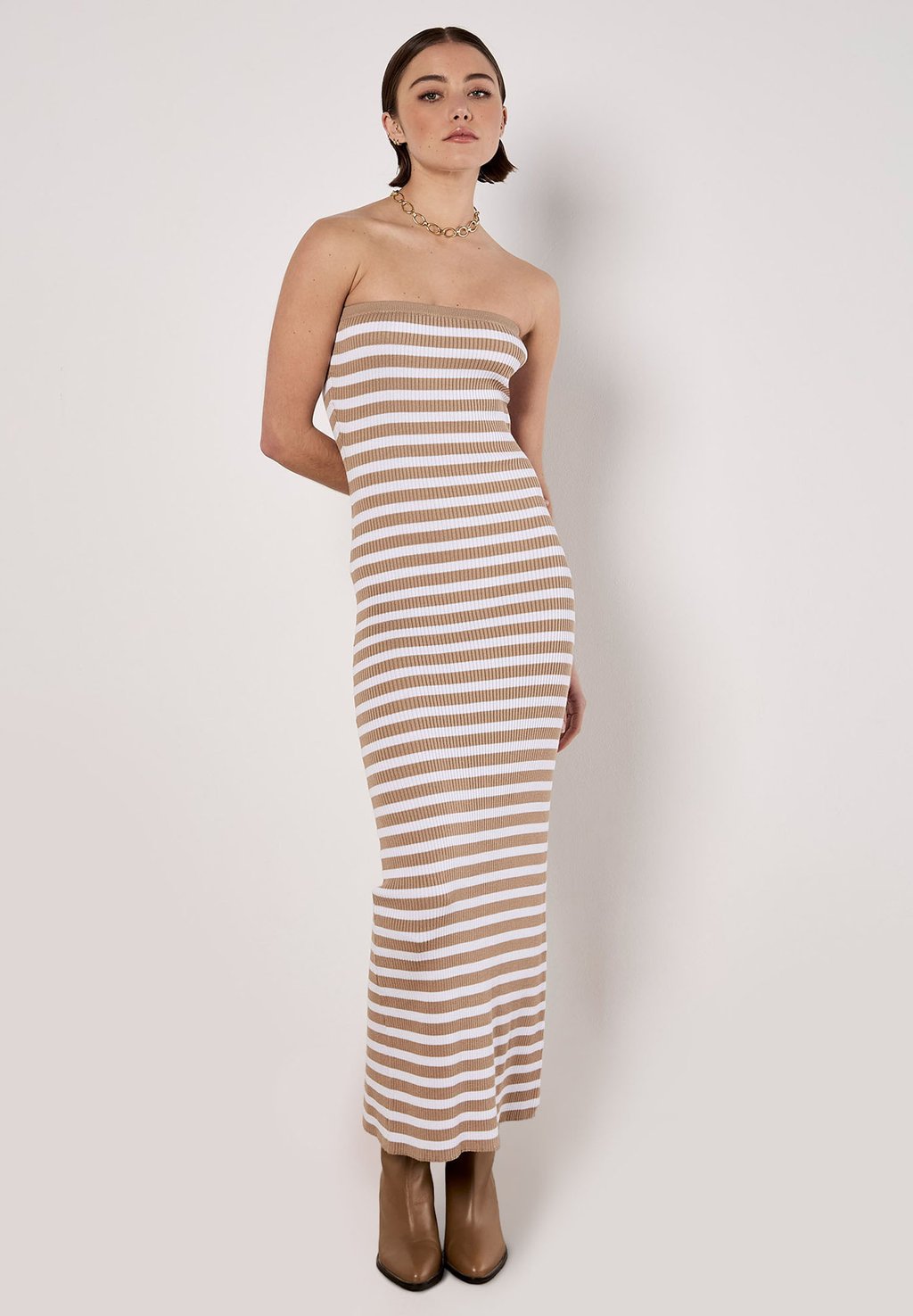 Вязаное платье STRIPE Apricot, белый
Вязаное платье STRIPE Apricot, белый