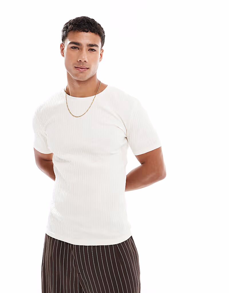 Футболка свободного кроя ASOS DESIGN кремового цвета
Футболка свободного кроя ASOS DESIGN кремового цвета