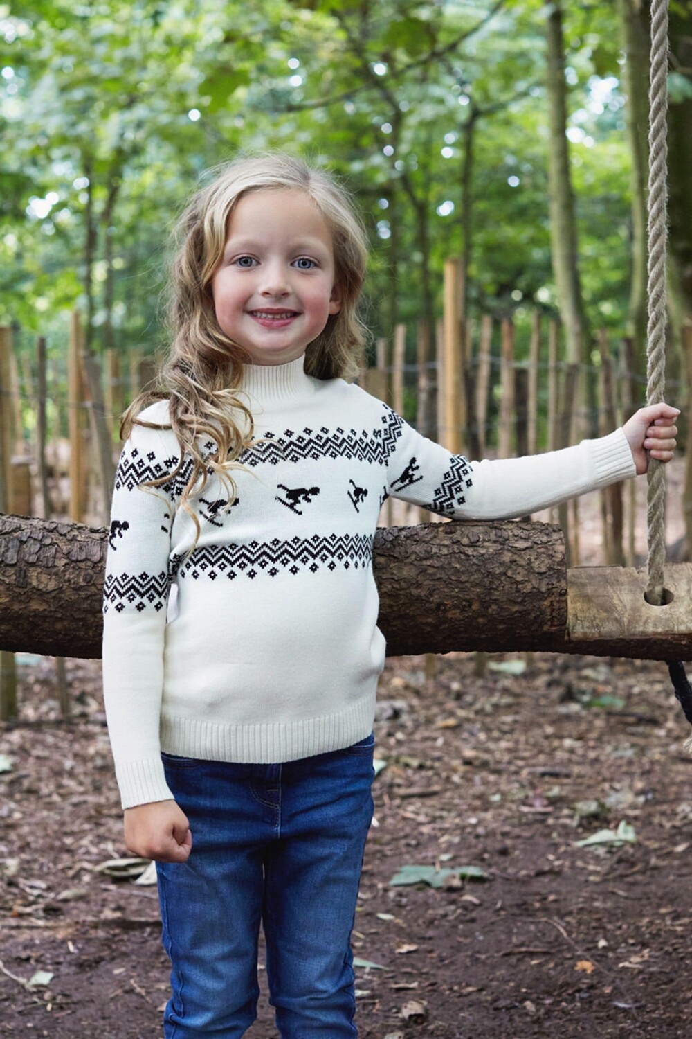 Детский вязаный свитер приталенного кроя с рождественским лыжным узором The Little Tailor, бежевый
Детский вязаный свитер приталенного кроя с рождественским лыжным узором The Little Tailor, бежевый