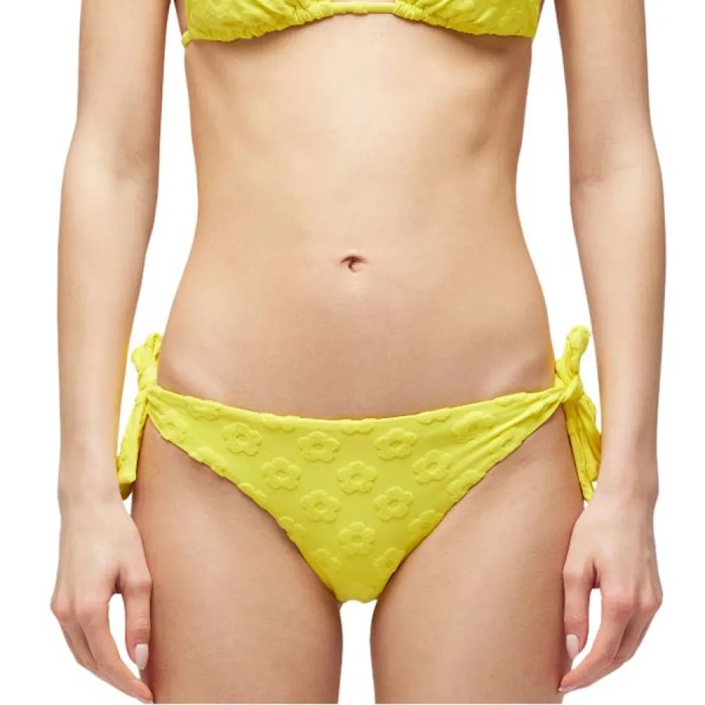 Низ бикини Sundek Bea, желтый
Низ бикини Sundek Bea, желтый