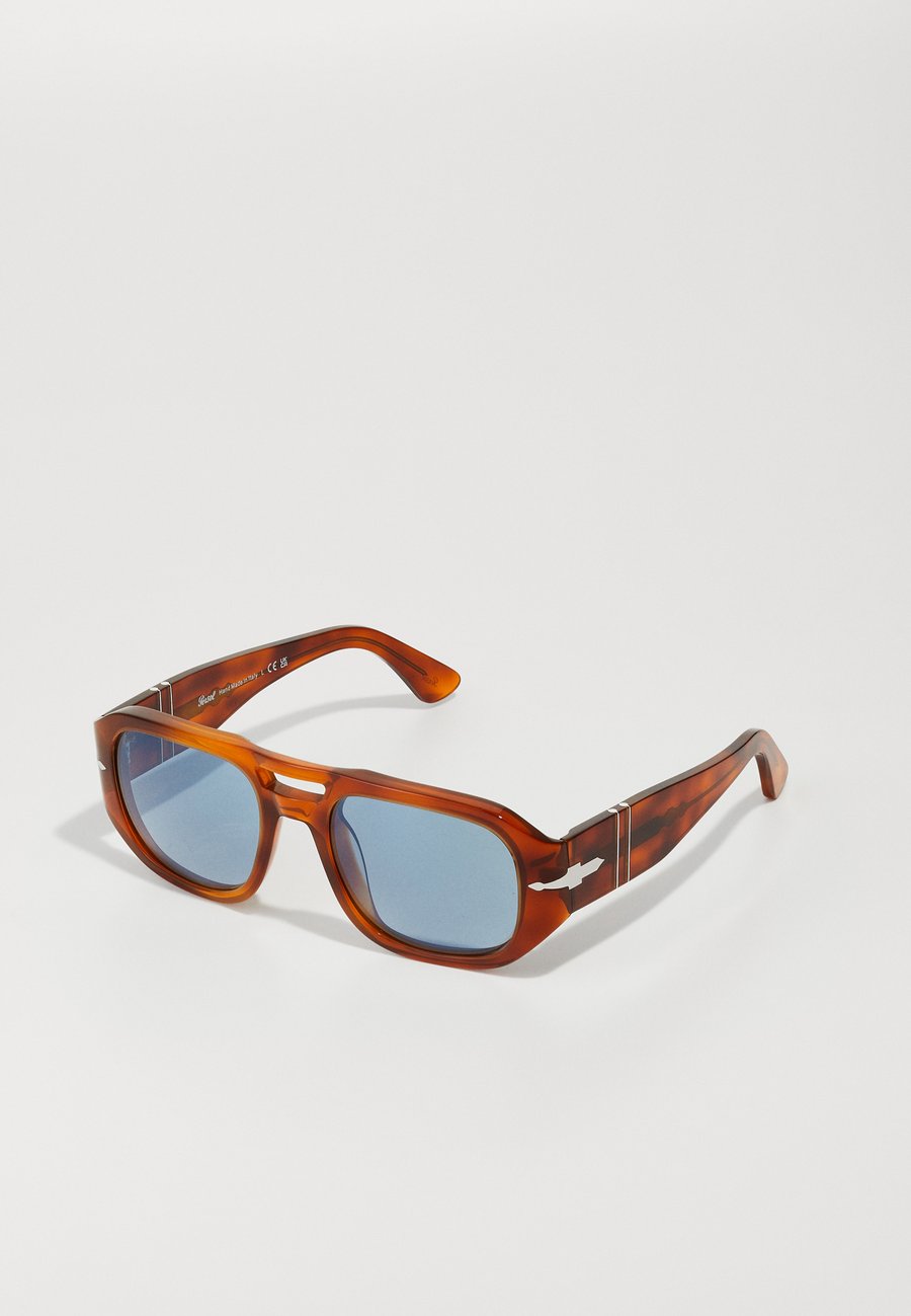 Солнцезащитные очки Persol VINCENT UNISEX, Terra Di Siena/Brown
Солнцезащитные очки Persol VINCENT UNISEX, Terra Di Siena/Brown