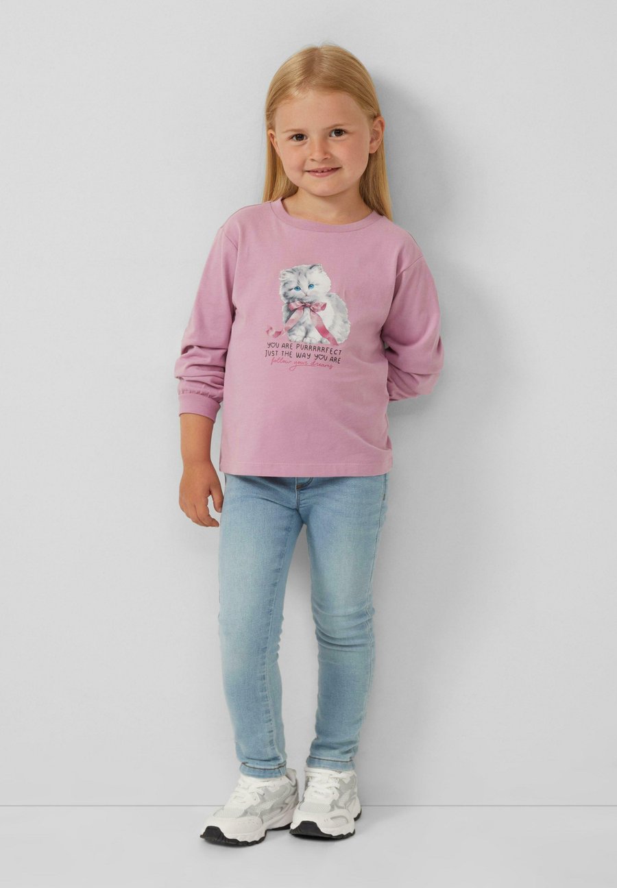 Топ s.Oliver IM LOOSE FIT MIT FRONTPRINT, Rosa/Light Pink
Топ s.Oliver IM LOOSE FIT MIT FRONTPRINT, Rosa/Light Pink