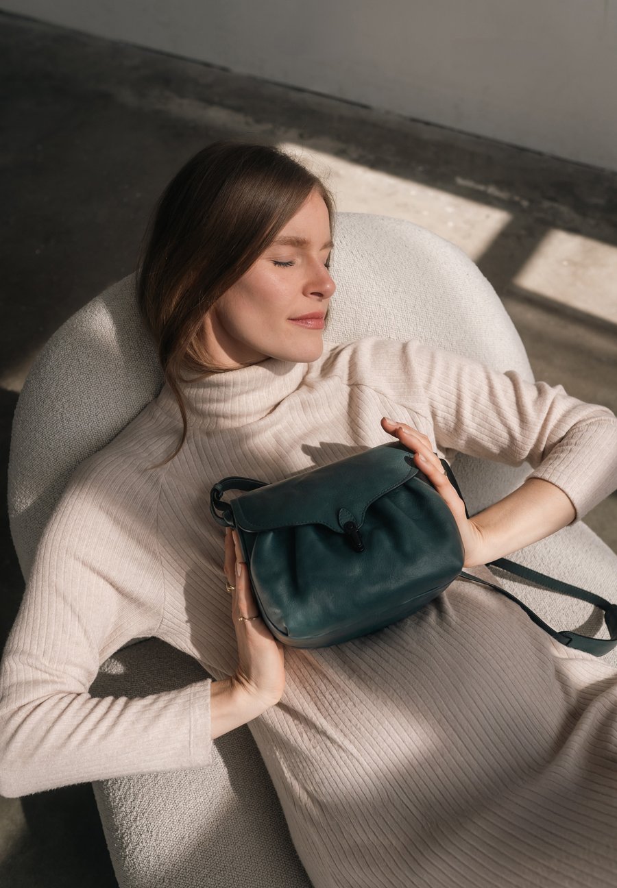 Сумка кросс-боди Aunts & Uncles Cross body bag, Kelp Forest/Turquoise
Сумка кросс-боди Aunts & Uncles Cross body bag, Kelp Forest/Turquoise