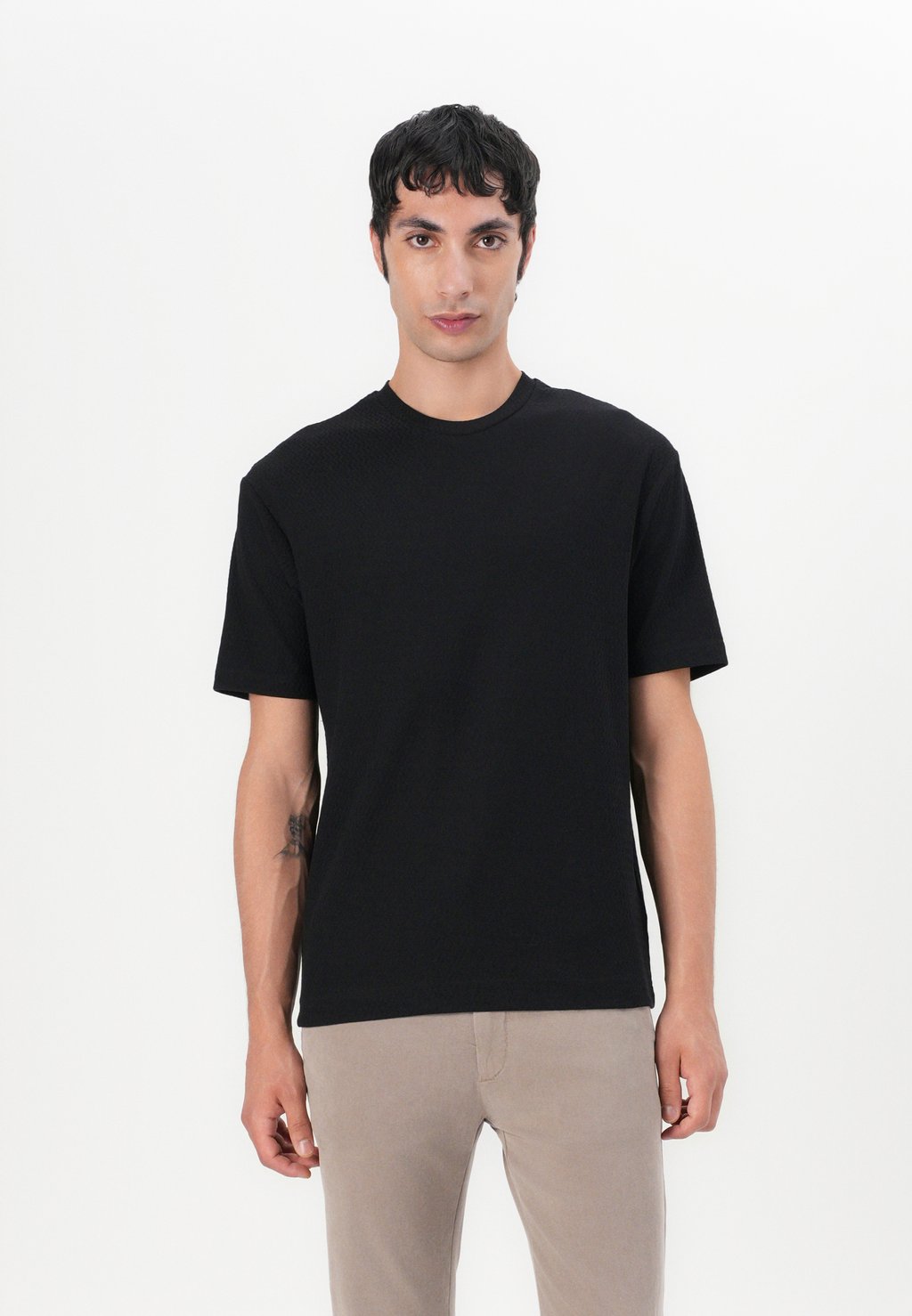 Базовая футболка GILBERD DRYKORN, черный
Базовая футболка GILBERD DRYKORN, черный