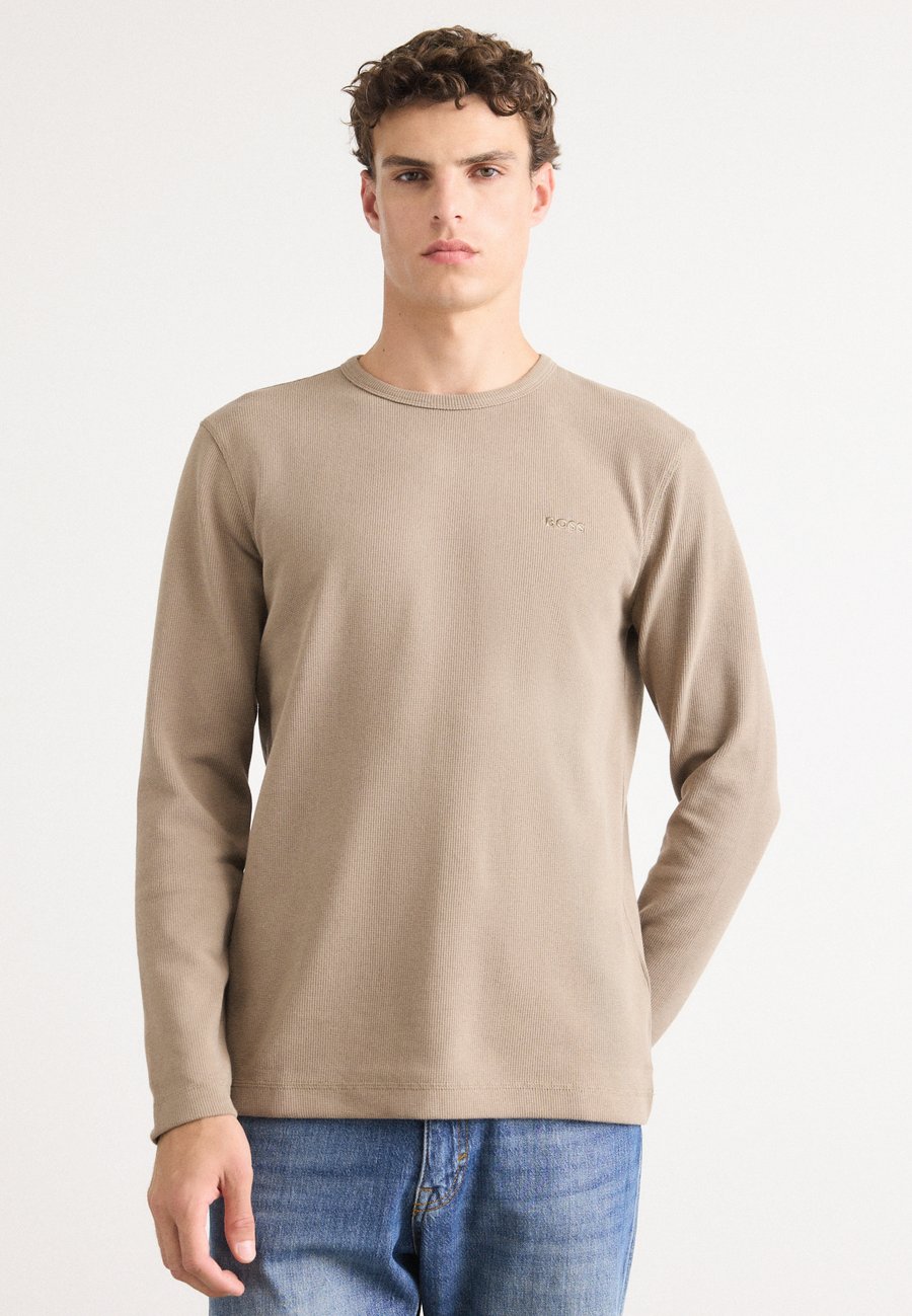 Топ BOSS TEMPESTO, Open Green/Green
Топ BOSS TEMPESTO, Open Green/Green