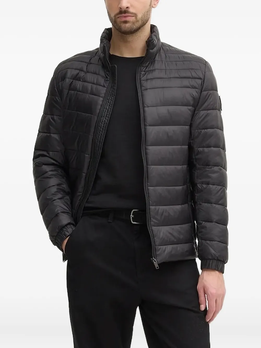 Стеганая куртка с высоким воротом BOSS, черный
Стеганая куртка с высоким воротом BOSS, черный