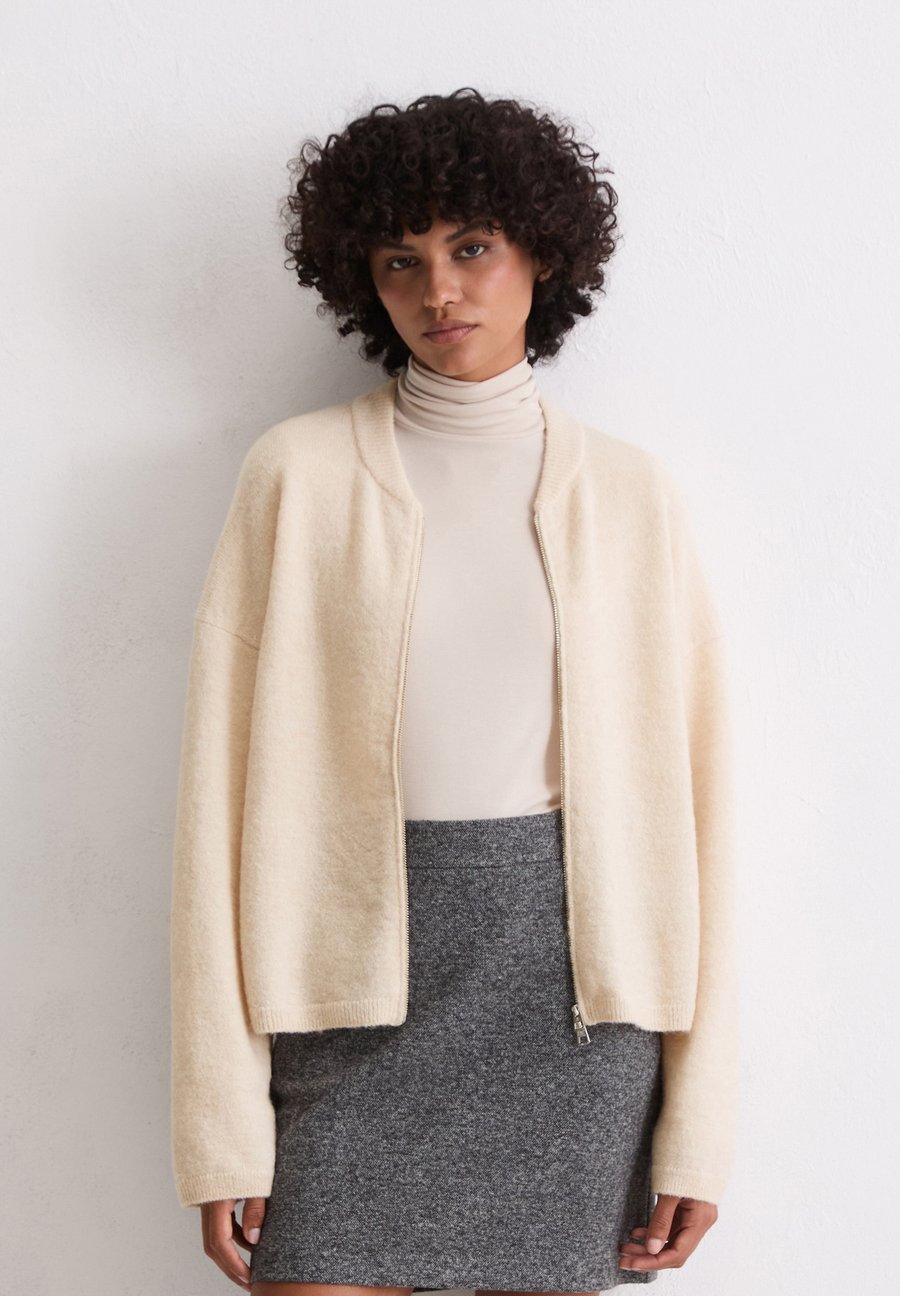 Кардиган Marc O'Polo LONGSLEEVE ZIPPER, Natural Stone/Beige
Кардиган Marc O'Polo LONGSLEEVE ZIPPER, Natural Stone/Beige