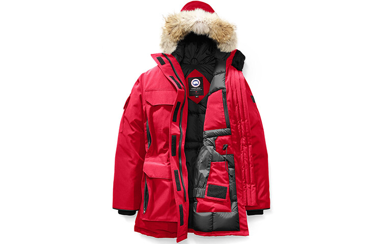 Женский пуховик Canada Goose
Женский пуховик Canada Goose