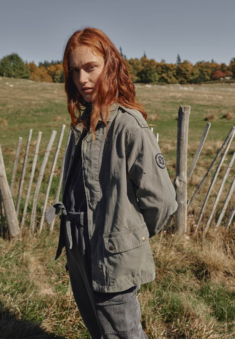 Летняя куртка Le Temps Des Cerises, хаки
Летняя куртка Le Temps Des Cerises, хаки