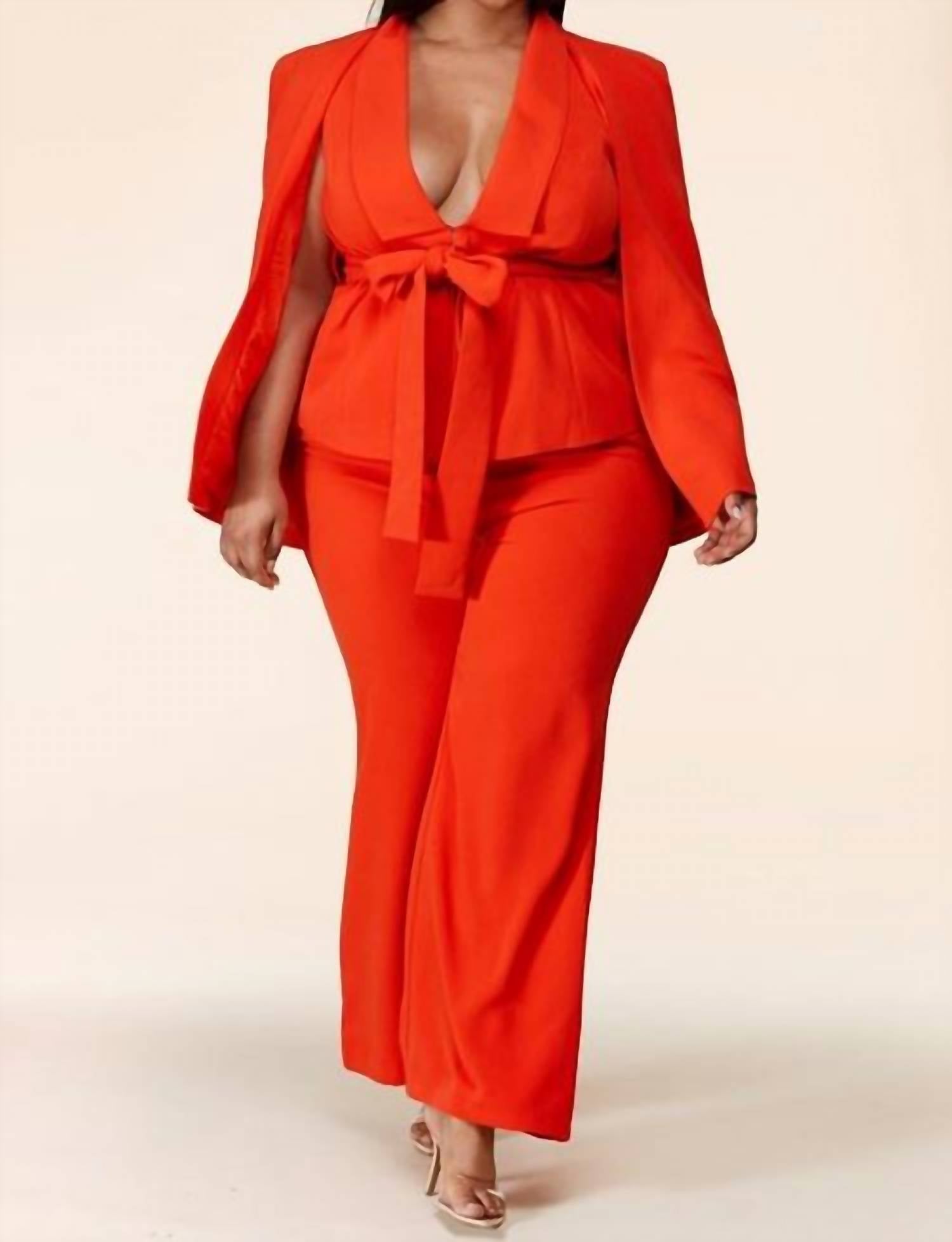 Коралловый блейзер с накидкой L'ATISTE
Коралловый блейзер с накидкой L'ATISTE