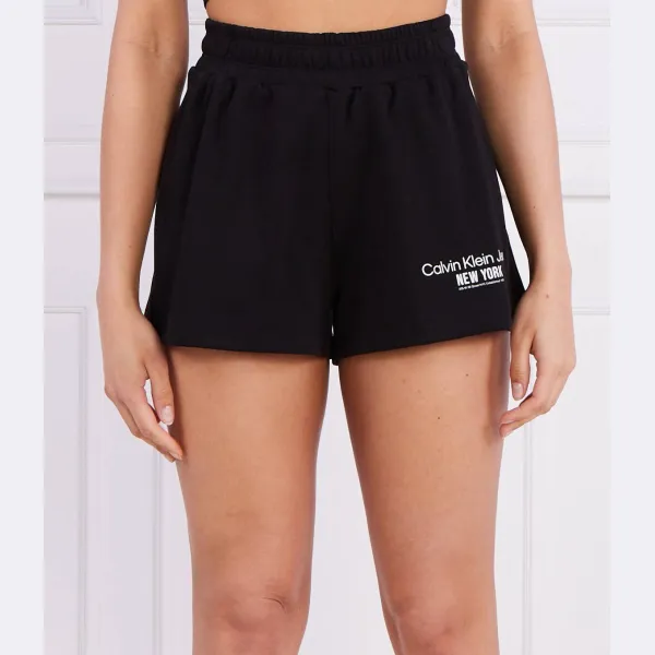 Шорты стандартного кроя Calvin Klein, черный
Шорты стандартного кроя Calvin Klein, черный