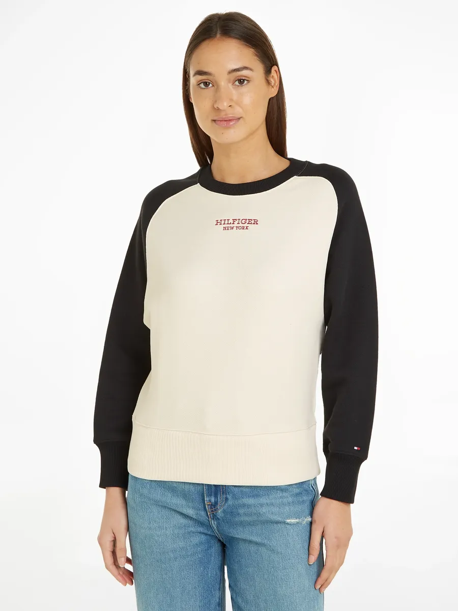 Толстовка Tommy Hilfiger "RLX MONOTYPE CLRBLK SWEATSHIRT" с надписью-логотипом, цвет Calico
Толстовка Tommy Hilfiger "RLX MONOTYPE CLRBLK SWEATSHIRT" с надписью-логотипом, цвет Calico