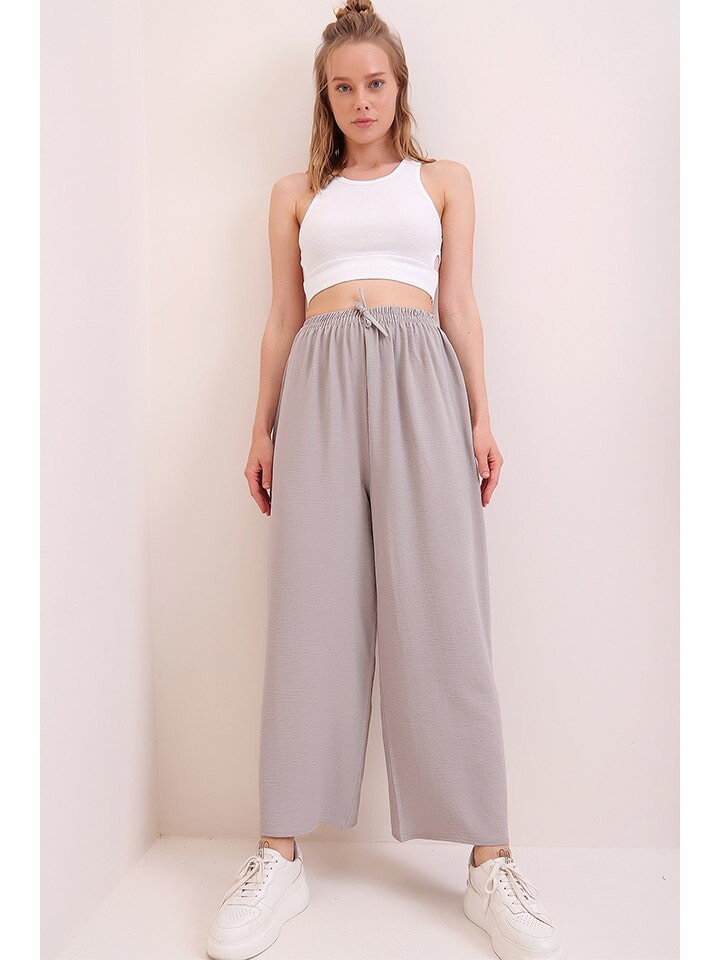 Тканевые брюки Trend Alacati, серый
Тканевые брюки Trend Alacati, серый