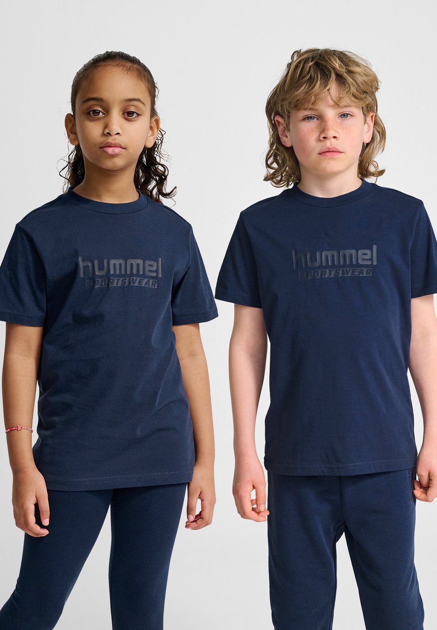 Футболка Hummel HUMMEL HMLJR BASE , Dress Blues/Blue, Синий, Футболка Hummel HUMMEL HMLJR BASE , Dress Blues/Blue
Футболка Hummel HUMMEL HMLJR BASE , Dress Blues/Blue, Синий, Футболка Hummel HUMMEL HMLJR BASE , Dress Blues/Blue