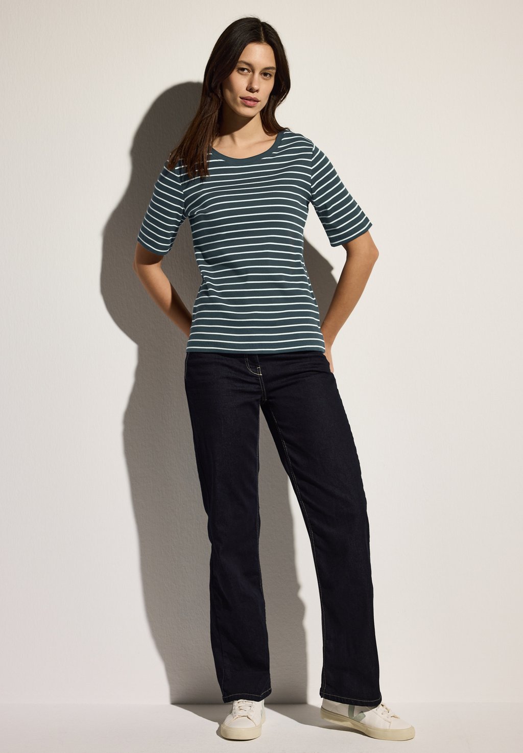 Футболка с принтом Cecil, темно-зеленый
Футболка с принтом Cecil, темно-зеленый