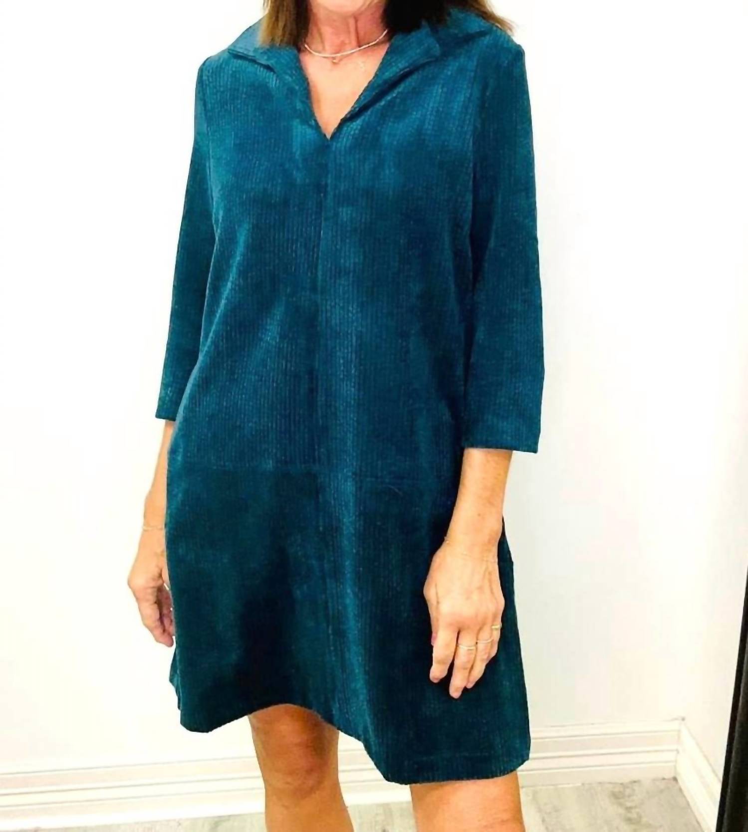 Кордюровое платье в цвете морской волны THML, Teal
Кордюровое платье в цвете морской волны THML, Teal