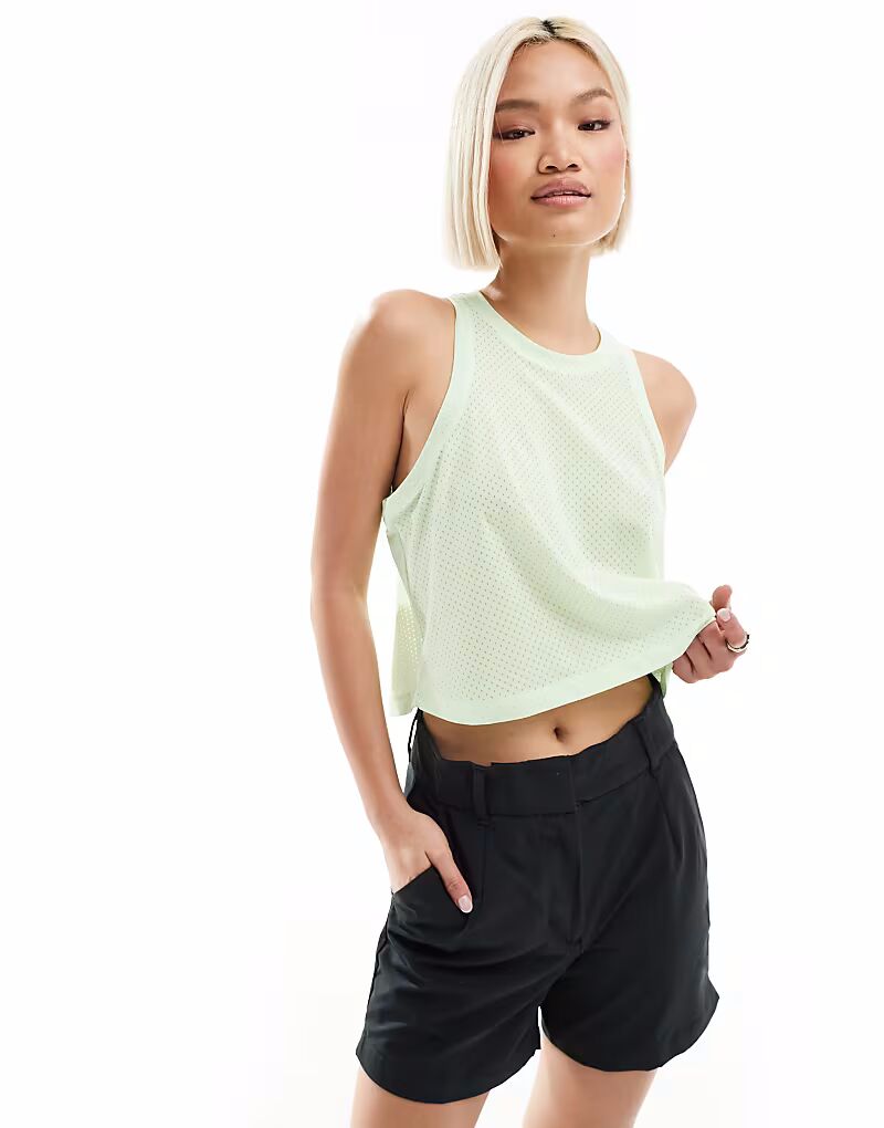 Майка Nike One Training Dri-Fit из дышащей сетки зеленого цвета
Майка Nike One Training Dri-Fit из дышащей сетки зеленого цвета