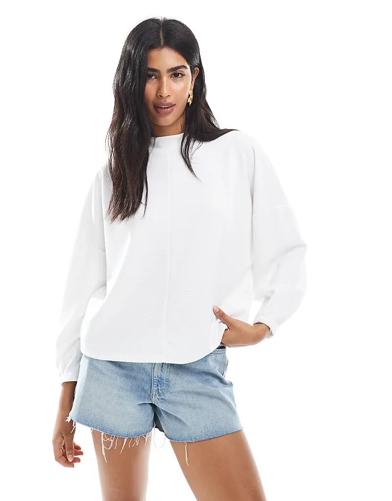 Мягкий топ French Connection с длинными рукавами и высоким воротником, бежевого цвета
Мягкий топ French Connection с длинными рукавами и высоким воротником, бежевого цвета