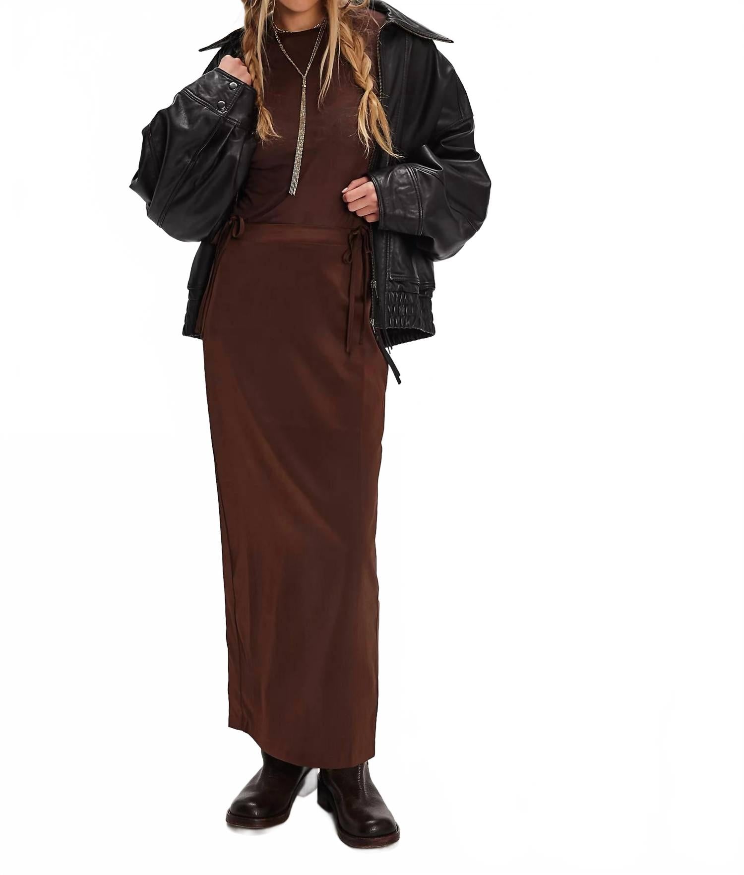 Атласная юбка «Розето Колонна» в цветочной почве Free People, potting soil
Атласная юбка «Розето Колонна» в цветочной почве Free People, potting soil