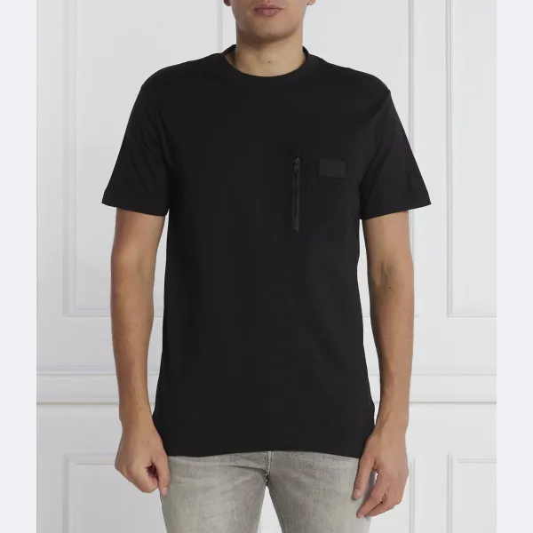 Футболка стандартного кроя среднего размера Calvin Klein, черный
Футболка стандартного кроя среднего размера Calvin Klein, черный