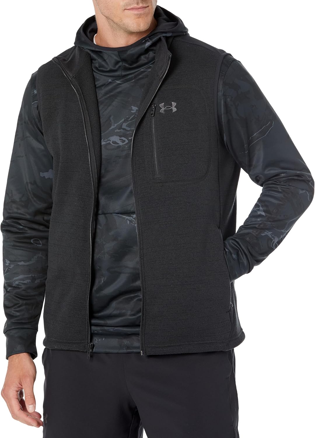 Мужской жилет Under Armour Specialist, (001) Black/Black/Jet Gray
Мужской жилет Under Armour Specialist, (001) Black/Black/Jet Gray