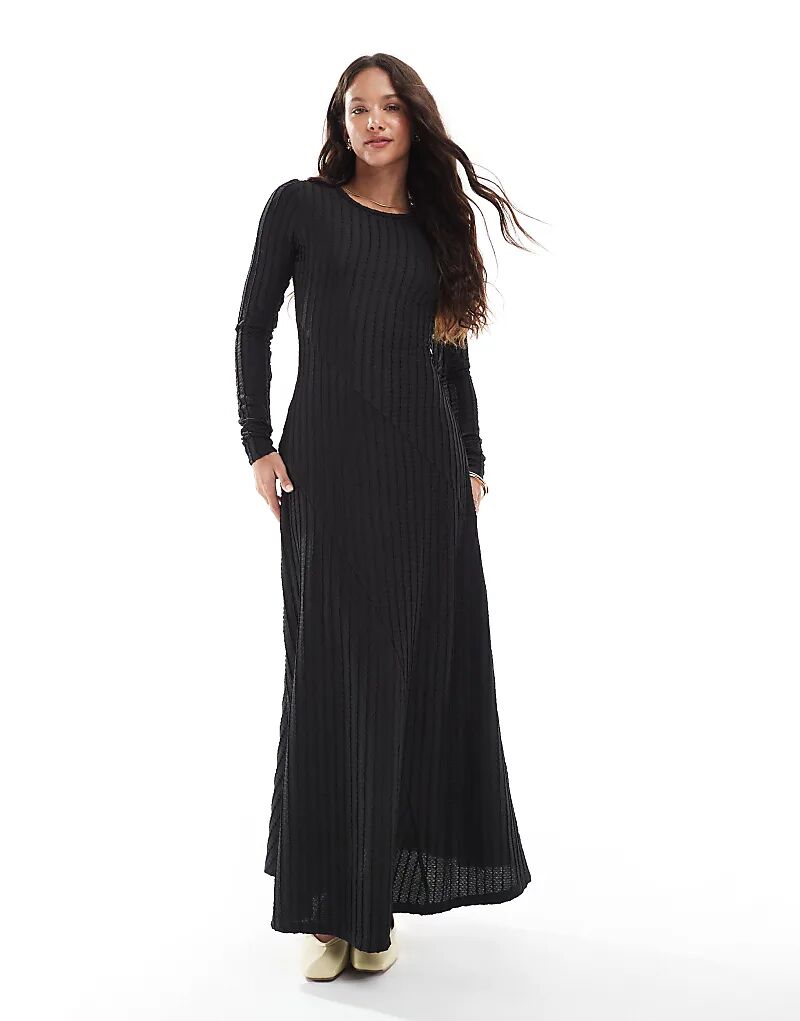 Потертое макси-платье с длинными рукавами и фактурной отделкой в рубчик, черного цвета
Потертое макси-платье с длинными рукавами и фактурной отделкой в рубчик, черного цвета