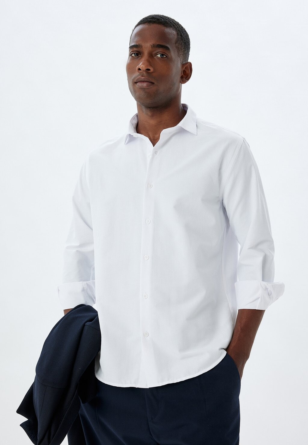 Официальная рубашка HALF ITALIAN NECK Koton, белый
Официальная рубашка HALF ITALIAN NECK Koton, белый