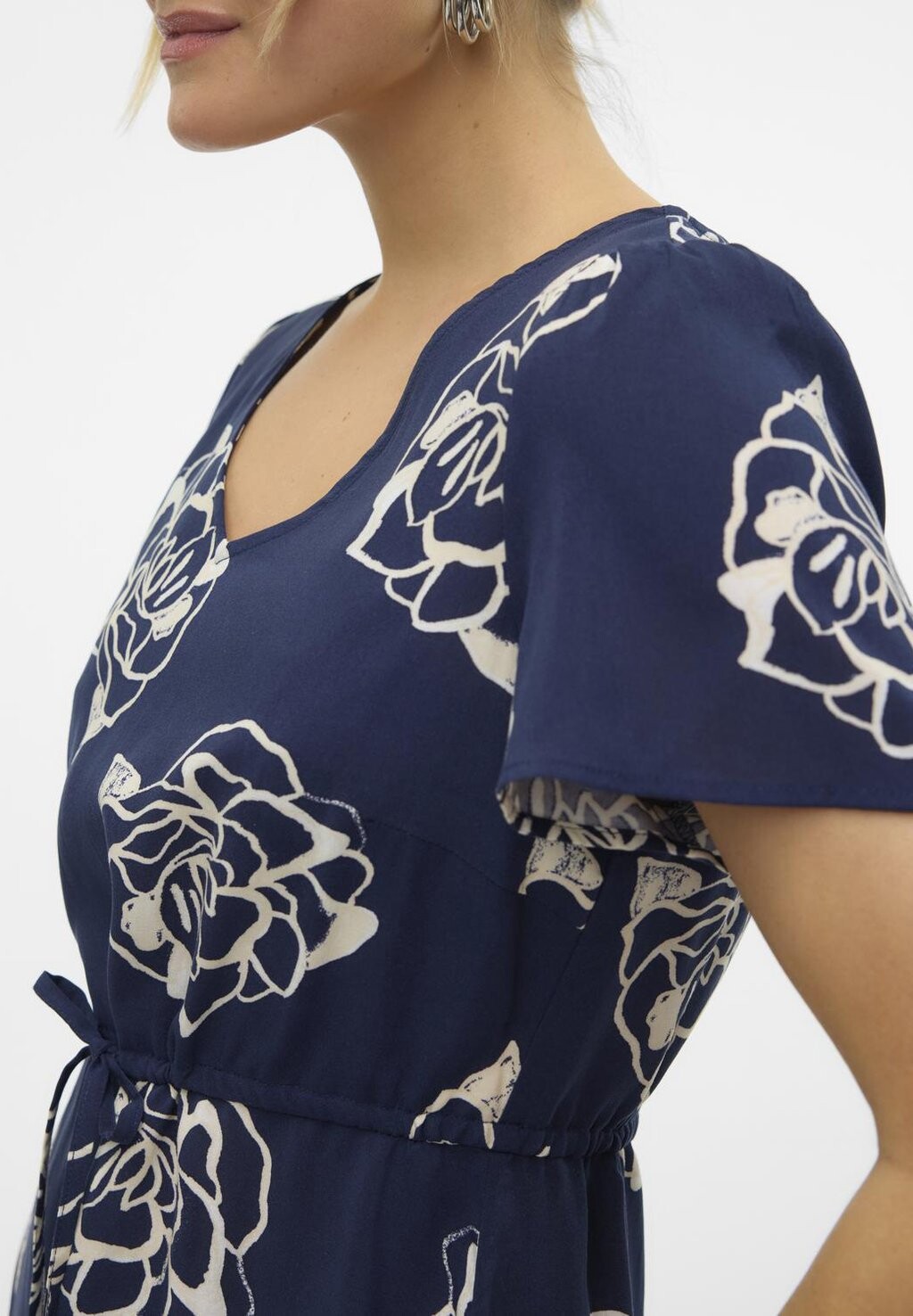 Повседневное платье VMEASY SHORT DRESS Vero Moda, темно-синий
Повседневное платье VMEASY SHORT DRESS Vero Moda, темно-синий