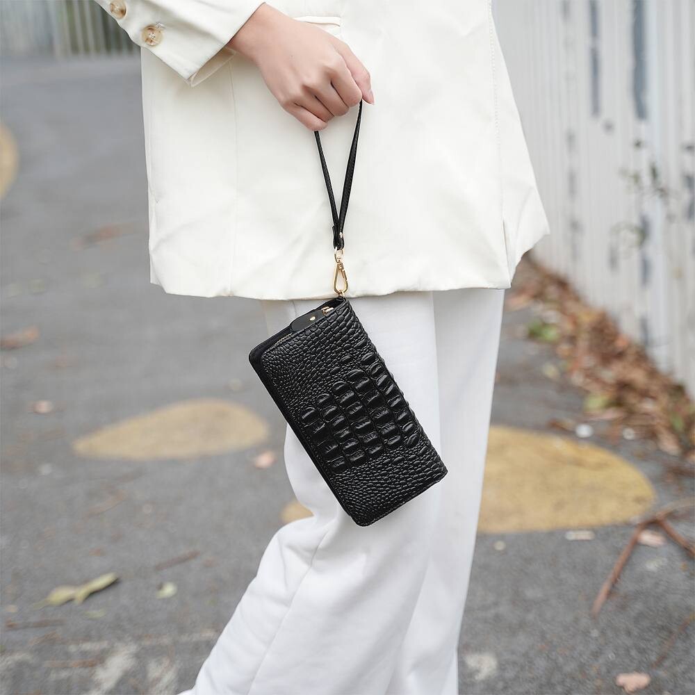 MKF Collection Женский кошелек Eve Genuine с тиснением под крокодила от Mia K, цвет Royal Blue
MKF Collection Женский кошелек Eve Genuine с тиснением под крокодила от Mia K, цвет Royal Blue