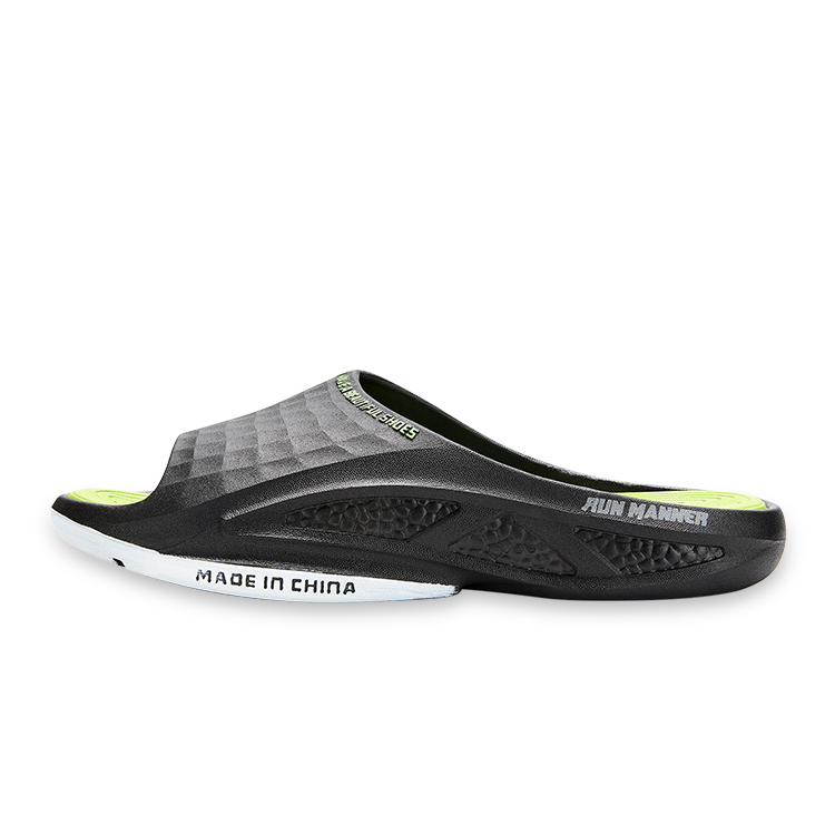 RUN MANNER Слайдеры мужские черно-зеленые, цвет Black Green
RUN MANNER Слайдеры мужские черно-зеленые, цвет Black Green