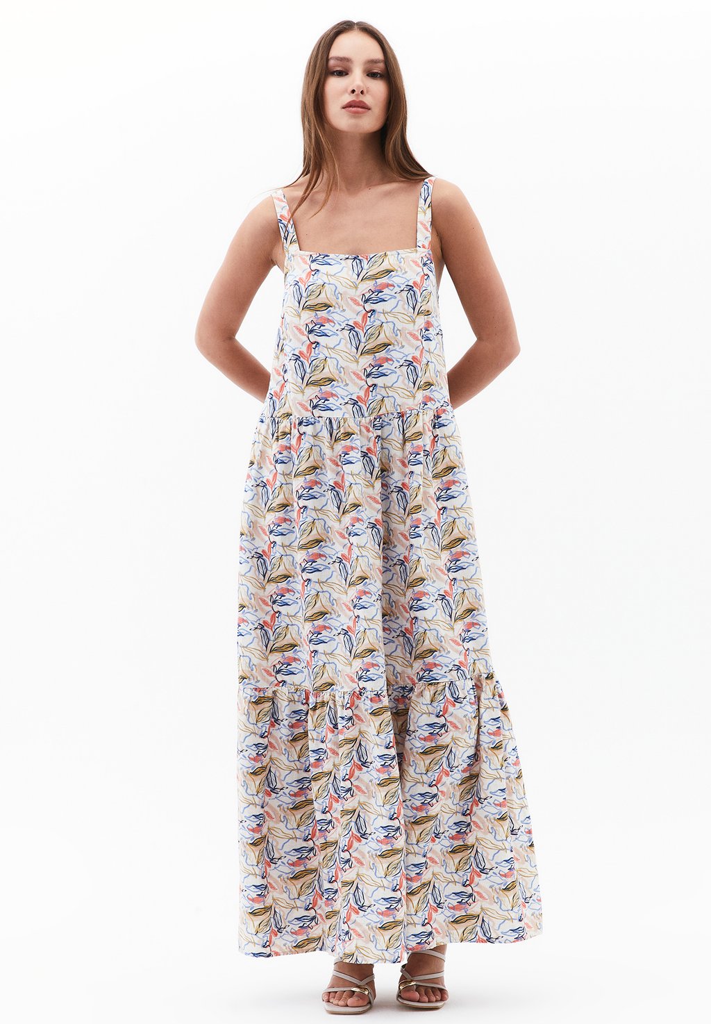 Платье макси OXXO, бежевый
Платье макси OXXO, бежевый